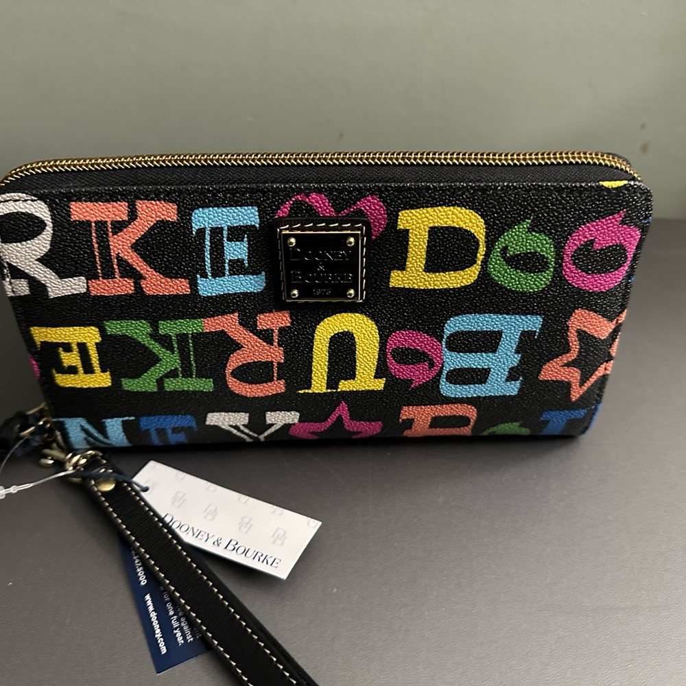 NWT Dooney & Bourke Doodle Zip Around Wallet